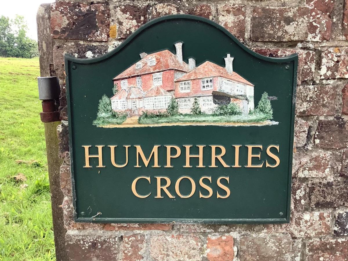 Humphries Cross Apartments 拉伊 外观 照片